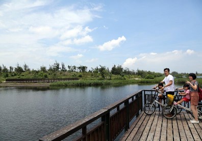 鐵馬環湖自在慢遊 小農市集熱鬧滾滾