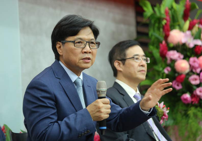 一個台大校長換了三個教育部長...葉俊榮閃辭獲准