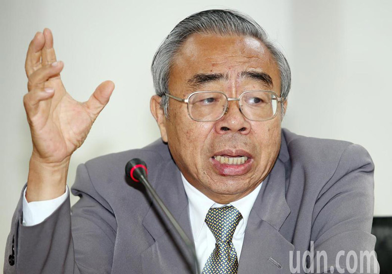 針對媒體提出有關環保問題，王文淵表示：「這是一個很奇怪的政府」，說完還請媒體只能寫「奇怪」，不能亂用其它名詞來解釋。