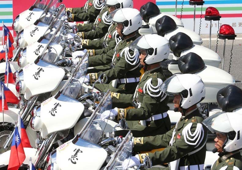 何止國旗臂章倒掛 憲兵「天下第一營」還出過這些包_img_2