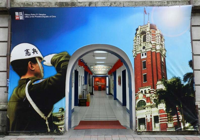 何止國旗臂章倒掛 憲兵「天下第一營」還出過這些包_img_4