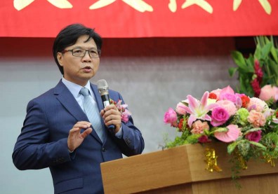 葉俊榮以官位保管中閔，管爺當台大校長當定了