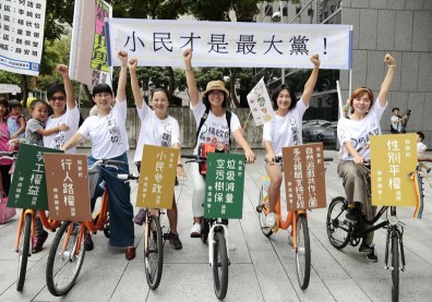 小民有資格選舉嗎？一群媽媽組「歐巴桑聯盟」參選縣市議員