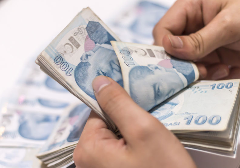 土耳其里拉暴跌，市場擔憂再度掀起金融風暴。圖片取自Shutterstock