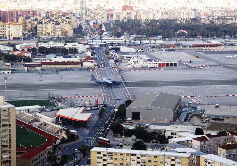 世上最危險的14座機場!險峻程度令人屏息_img_7