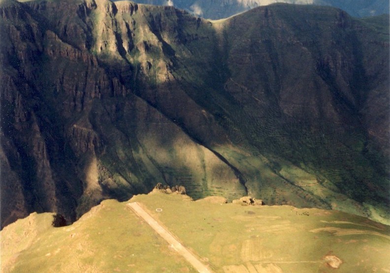 世上最危險的14座機場!險峻程度令人屏息_img_11