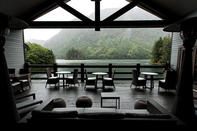 搭直升機才能抵達！漂浮在寧靜海中的旅館_img_3