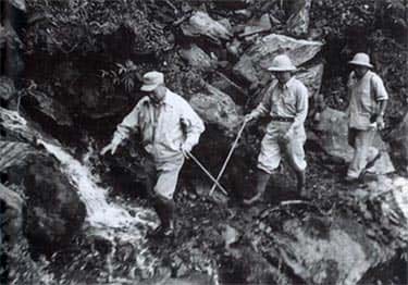 令人懷念的風範 蔣經國勘災為何一定要「下水」?_img_3