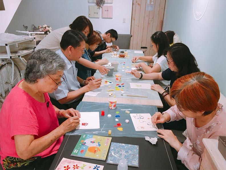 店員就是照服員 備餐、沖咖啡暖人心_img_2