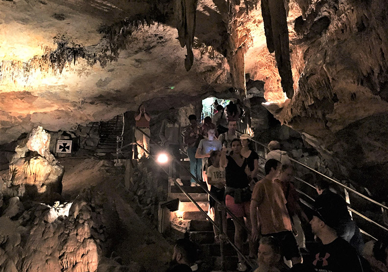 洞穴深處藏有管風琴?美東最大鐘乳石「活洞穴」_img_3