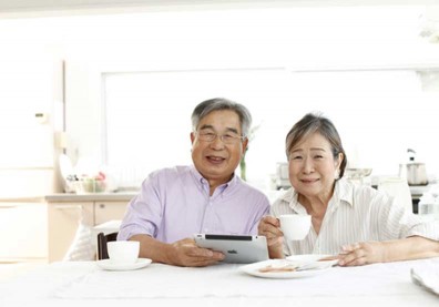 中高齡不懂科技？九成愛用LINE，還會發「早安影片」