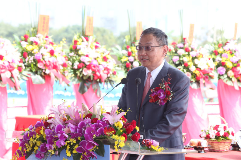 焦佑鈞比郭台銘愛台?投資高雄3350億,超越鴻海赴美設廠金額_img_2