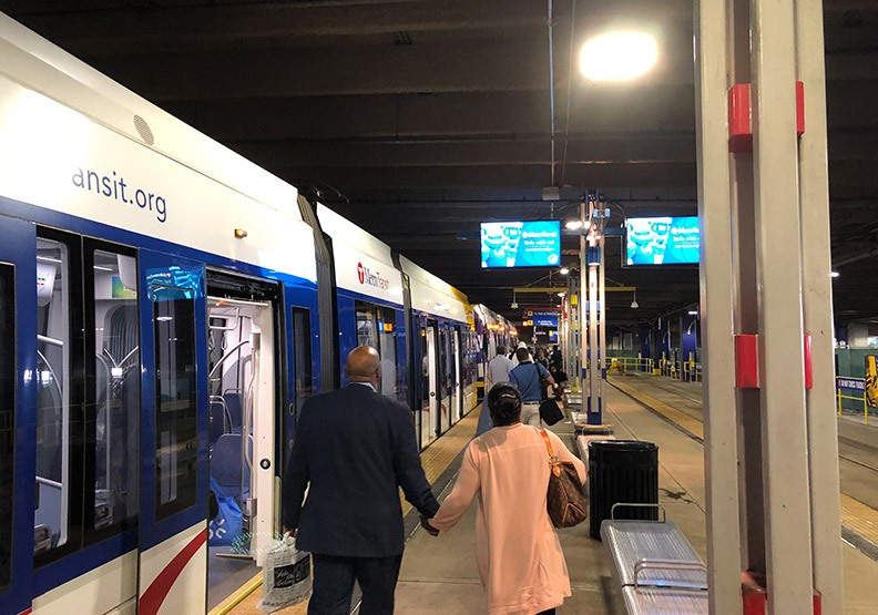 連水族館都有！搭輕軌見識美國最大購物中心_img_5