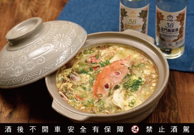 酒逢秋蟹好食光！高粱酒讓深秋更美味甘甜