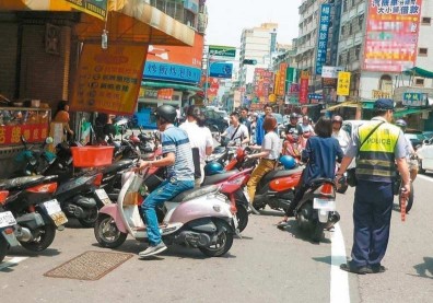 就算被打也不怕！因為這一幕，讓他堅持當檢舉魔人