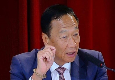 鴻海股價近五年低點！四點因素考量參與現金減資