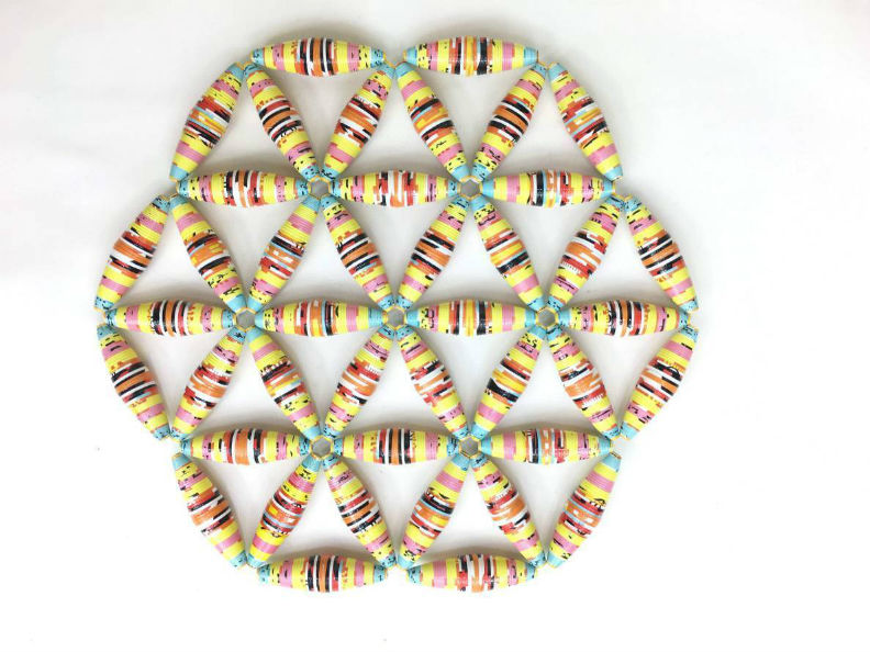 清貧女孩努力存錢,父親卻意外病倒讓她放棄球鞋夢_img_1