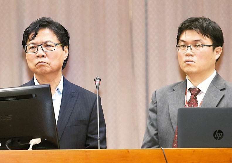立委質疑教育新南向變調，外籍生淪屠宰工，教育部長葉俊榮（左）表示「遺憾」，在三個月內提調查結果。