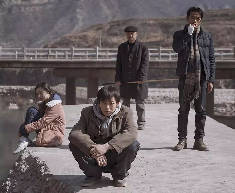 《大象席地而坐》:人生就像荒原,在尋覓一段沒有方向的路_img_2