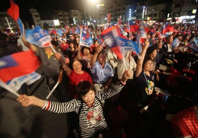 別HIGH過頭！熬夜看政論追明星 小心選舉症候群上身