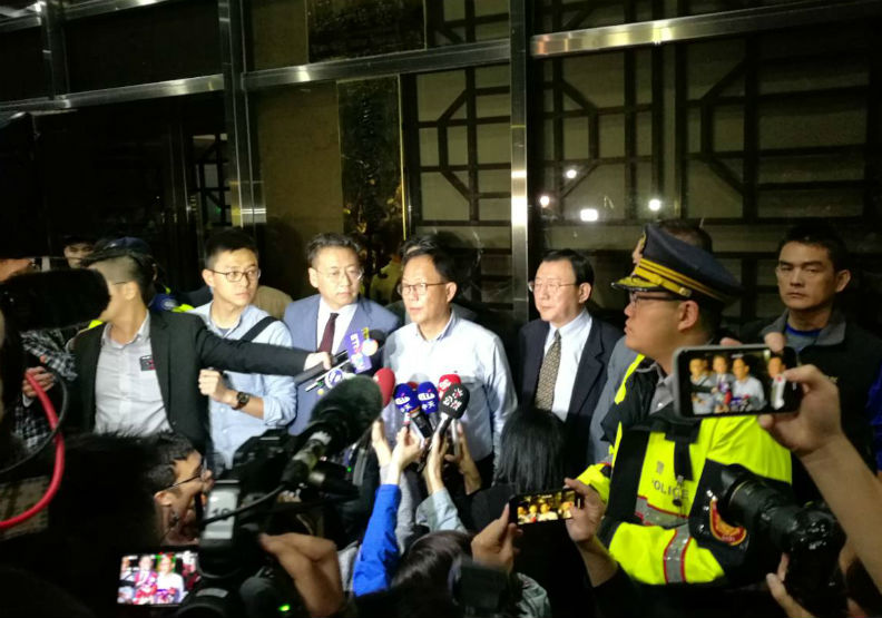 國民黨台北市長候選人丁守中，決定提出當選無效的訴訟，並發起驗票。