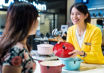 把客人當成瀕臨絕種的熊貓