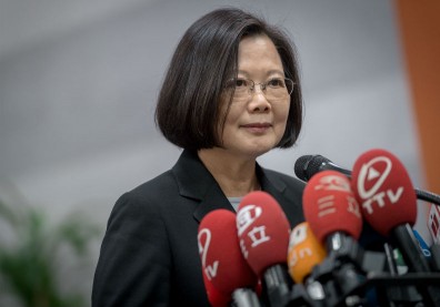 蔡英文急摘四頂烏紗帽 能壓抑人民的怒吼？