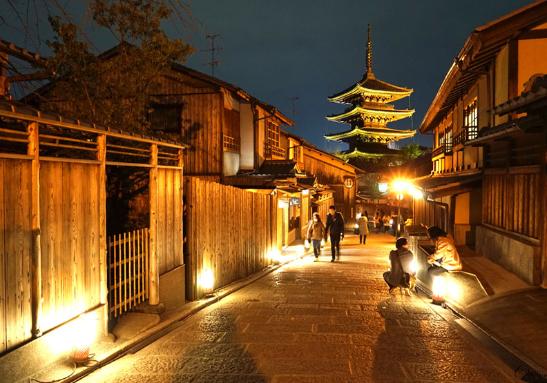 日本京都東山區花燈路。圖片來源：flickr