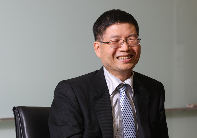 施崇棠師法張忠謀，「雙首長制」救得了營運衰退嗎？_img_1