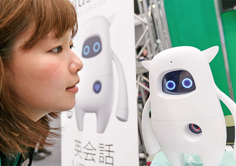 克服學英語的恐懼，日本人用它取代「外籍」助教？_img_1