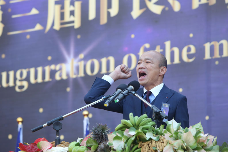 【圖集】搭愛之船又撂英文 韓國瑜就職坦言「內心很焦急」_img_8