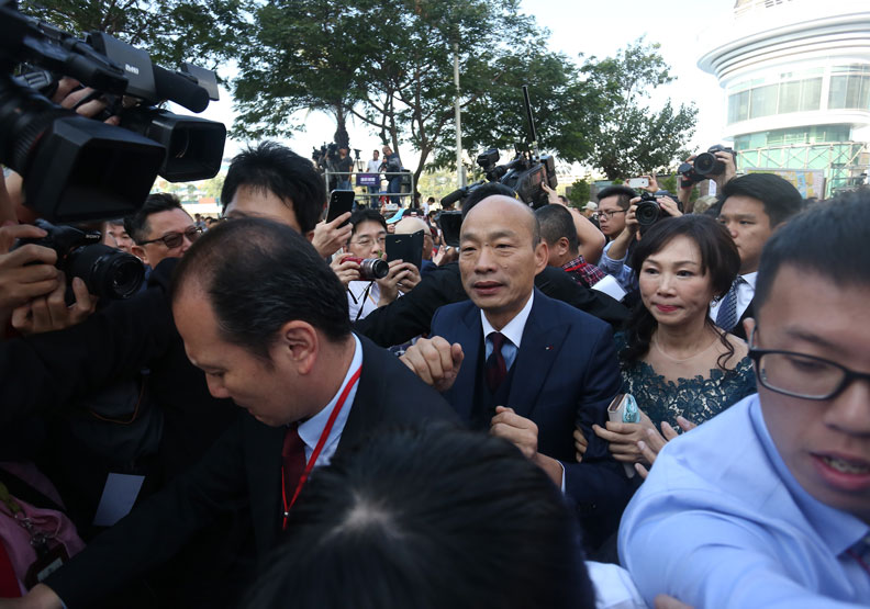 【圖集】搭愛之船又撂英文 韓國瑜就職坦言「內心很焦急」_img_5