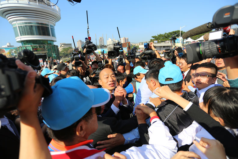 【圖集】搭愛之船又撂英文 韓國瑜就職坦言「內心很焦急」_img_4