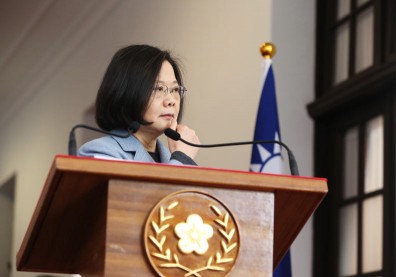 陳維昭與總統密會內容曝光！蔡英文否認卡管案有政治介入