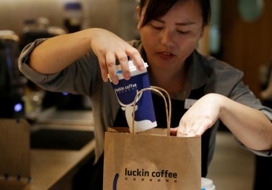 小藍杯「瑞幸咖啡」竄紅和破滅的過程，給我們什麼啟發？