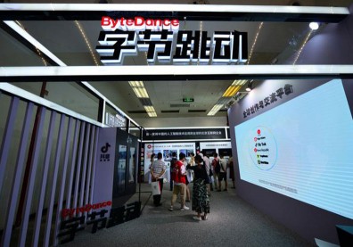 只靠15秒短影音，這款App讓臉書繃緊神經