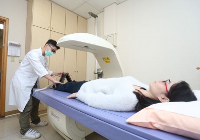 髖部骨折率亞太八地最高 台灣如何搶救骨鬆風暴？