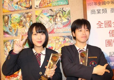 愛看漫畫不好嗎？女高中生畫出全國金手獎