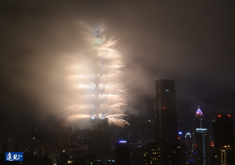 【圖集】歡慶2019！台北101跨年煙火精彩集錦_img_10