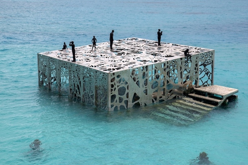 5噸垃圾化身4層樓高「巨鯨」?海洋生態你我都有責_img_1