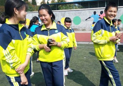 學生逃學蹺課的剋星 「智能」校服帶來的省思