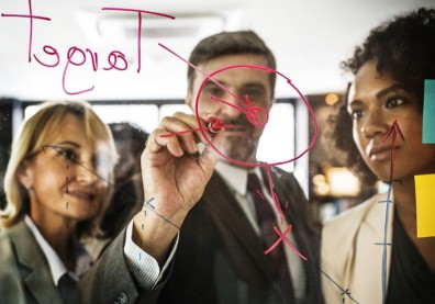 憑什麼老闆的薪資是員工的上百倍？