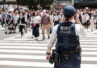 跟著哲學家思考：天生正義的心理學