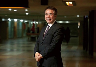 賴神、韓流光芒夾擊 黃偉哲能走出不同的路？