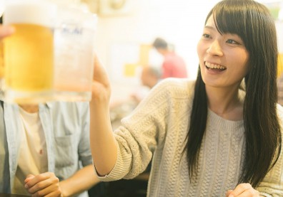 酒屬於「空」卡路里，那為什麼喝酒會胖？