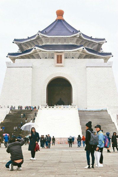 參觀的人愈來愈少...中正紀念堂卻花更多錢？_img_1