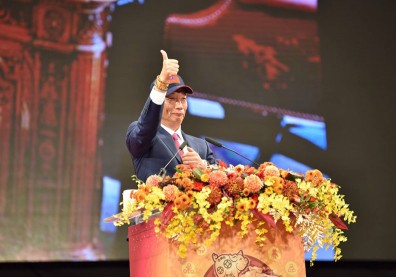 68歲郭台銘開粉專，搖身一變成網紅？