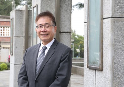 不用迷戀名校光環 資源人脈才能加值未來