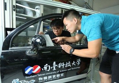 科技大廠需才孔急 畢業就有7.3個工作機會