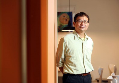 對人常保好奇心 念心理必能如魚得水